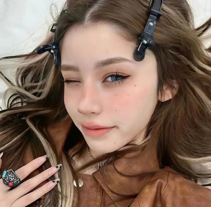 米莉摆烂 海报